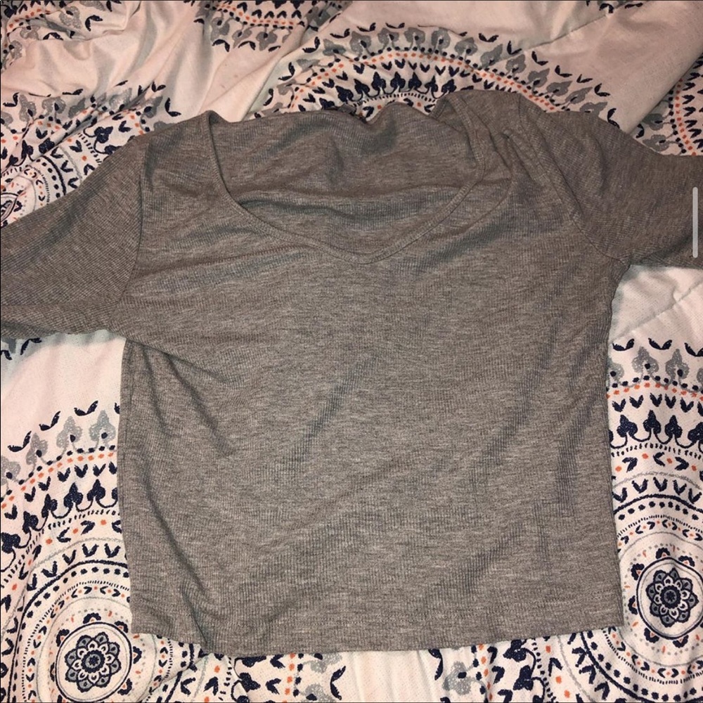 grey cropped sleeve